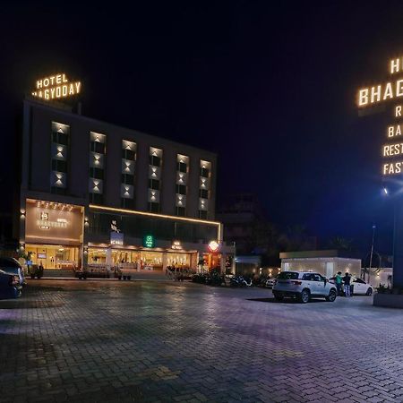 Hotel Bhagyoday Ahmadabad Zewnętrze zdjęcie