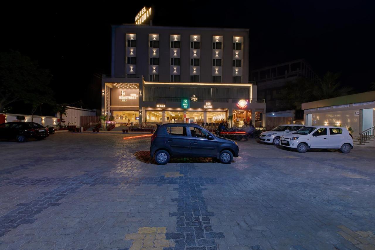 Hotel Bhagyoday Ahmadabad Zewnętrze zdjęcie